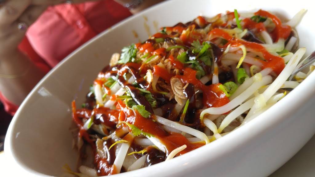 Pho Da Lat Restaurant | restaurant | 475 Chelmsford St, Lowell, MA 01851, USA | 9784533303 OR +1 978-453-3303