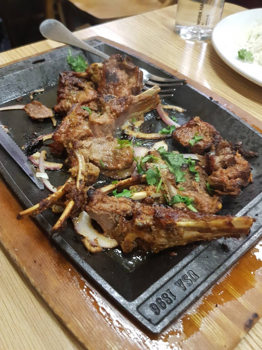 Anmol Restaurant Milwaukee | restaurant | 711 W Historic Mitchell St, Milwaukee, WI 53204, USA | 4146727878 OR +1 414-672-7878