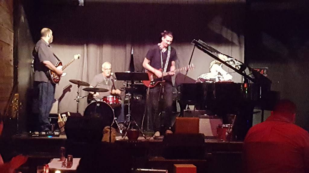 Underground Wonder Bar | restaurant | 710 N Clark St, Chicago, IL 60654, USA | 3122667761 OR +1 312-266-7761