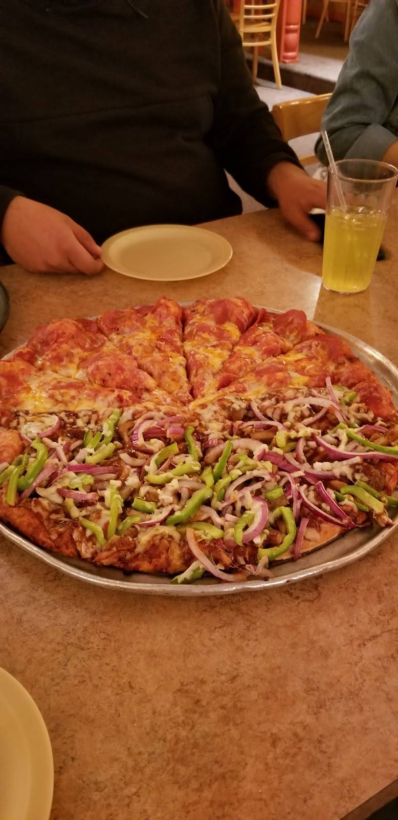 Pietros Pizza Milwaukie | restaurant | 10300 SE Main St, Milwaukie, OR 97222, USA | 5036597770 OR +1 503-659-7770