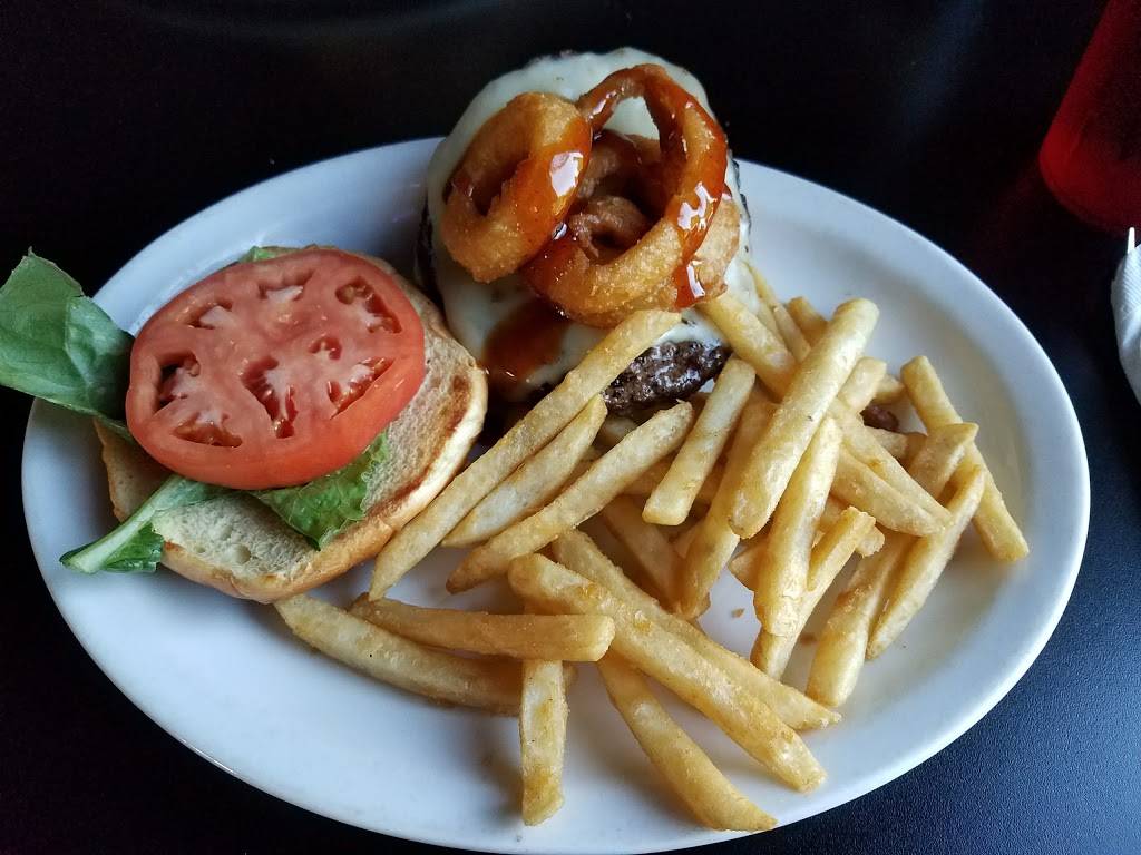 Pub On the Cedar | restaurant | 101 N Jackson St, Charles City, IA 50616, USA | 6412283855 OR +1 641-228-3855