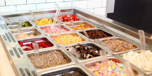 the yogurt shoppe | restaurant | 873 N Swarthmore Ave, Pacific Palisades, CA 90272, USA | 3104590088 OR +1 310-459-0088