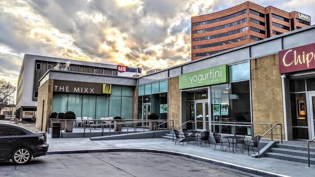 Yogurtini Plaza | restaurant | 4853 Main St, Kansas City, MO 64112, USA | 8165312201 OR +1 816-531-2201