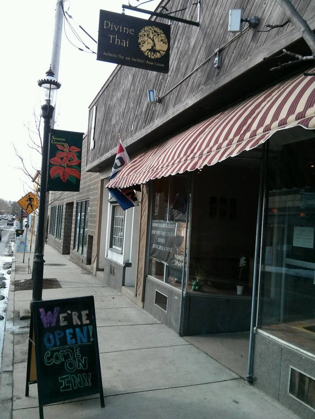 Divine Thai | restaurant | 123 Church St, Whitinsville, MA 01588, USA | 5082344500 OR +1 508-234-4500