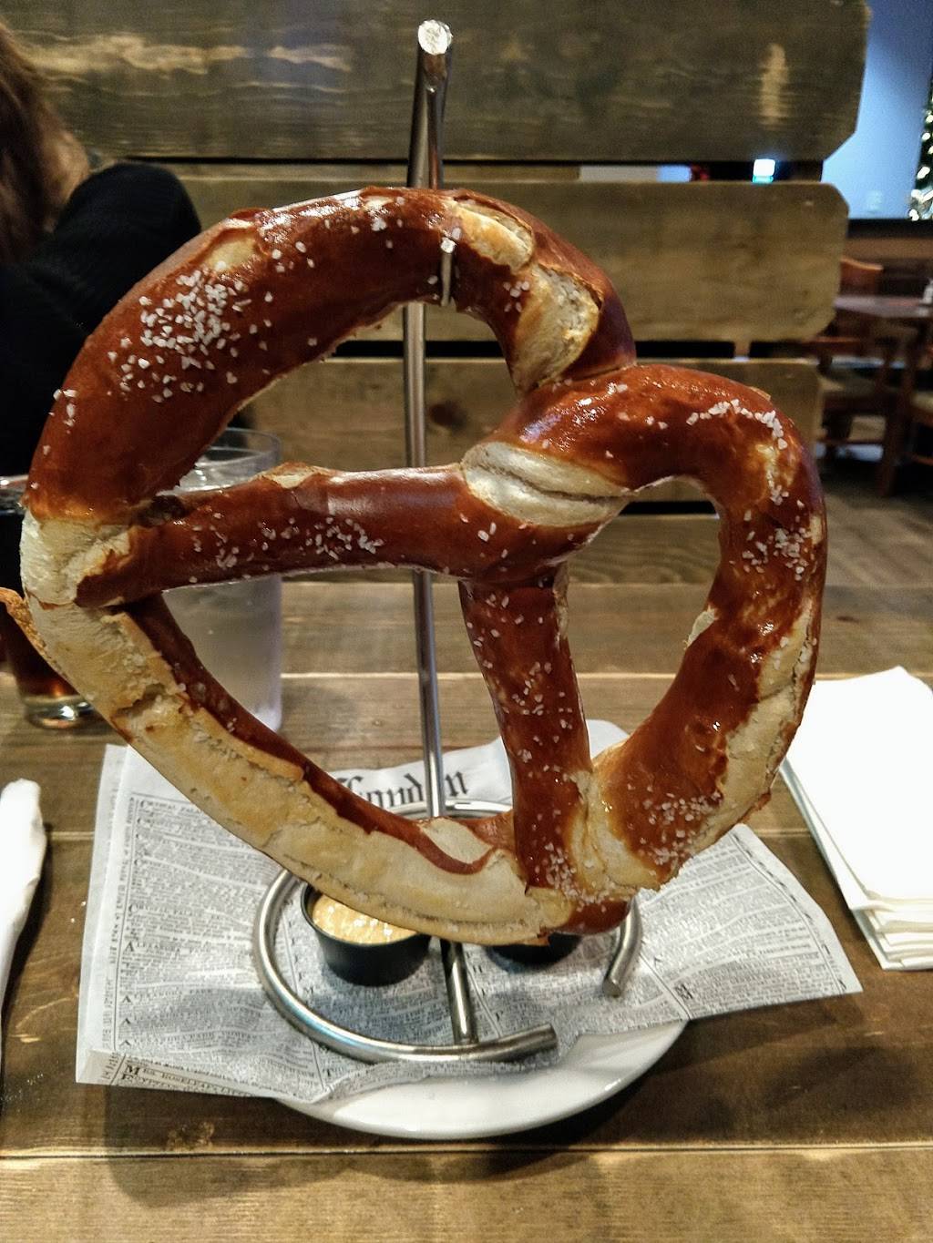 Hibernia Pub | restaurant | 2260 Town Center Blvd, Fleming Island, FL 32003, USA | 9042691440 OR +1 904-269-1440