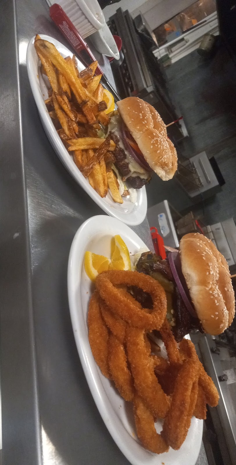 The Stagecoach Bar and Grill | restaurant | 350 Stagecoach Trail, Roosevelt, AZ 85545, USA | 5207595533 OR +1 520-759-5533