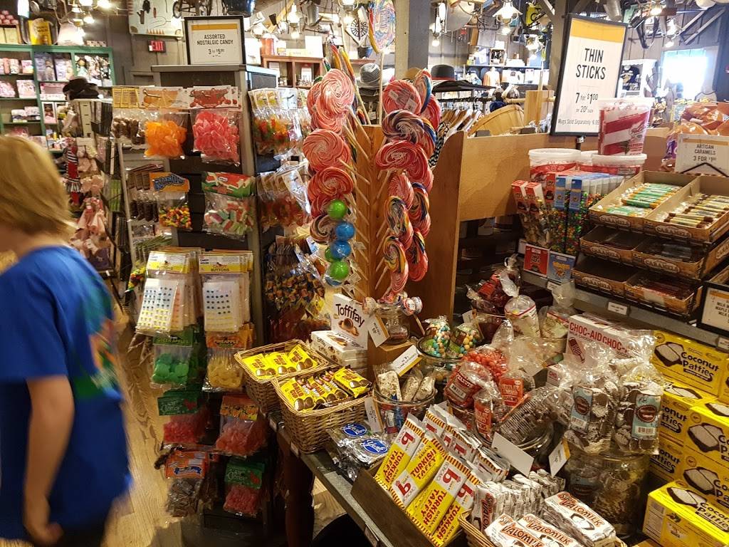 Cracker Barrel Old Country Store | restaurant | 103 Sadler Ln, Emporia, VA 23847, USA | 4343369115 OR +1 434-336-9115