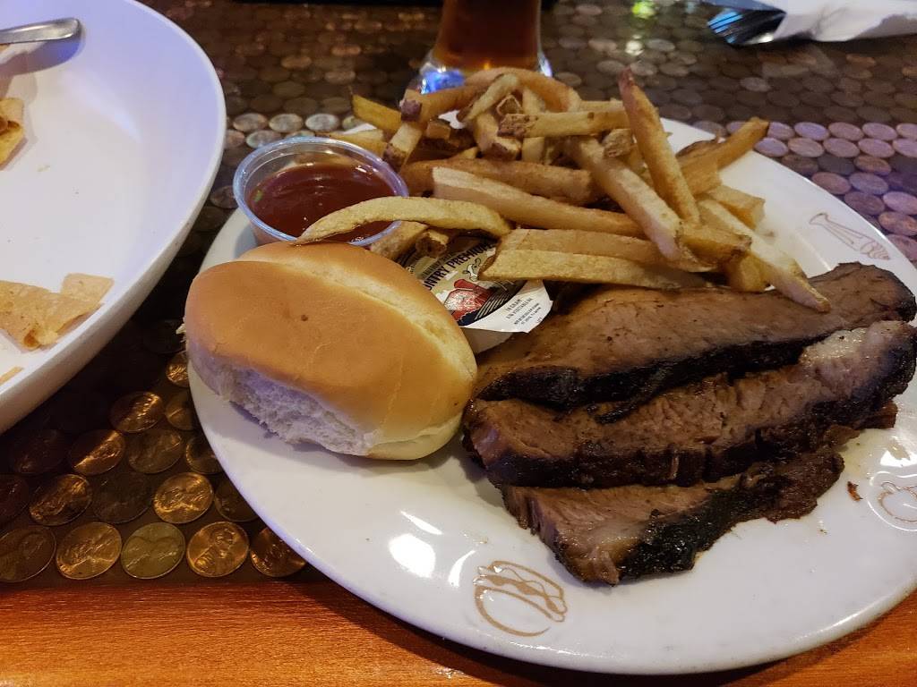 Smokeys Family Restaurant & Tap | restaurant | 205 Washington St, Republic, OH 44867, USA | 4195854027 OR +1 419-585-4027