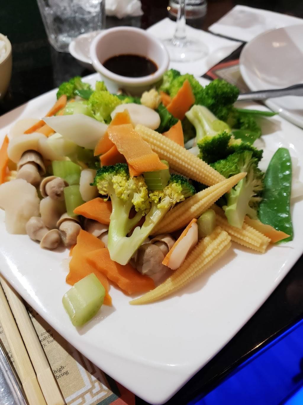 Iron Chef | restaurant | 435 Newbury St # 107, Danvers, MA 01923, USA | 9787777888 OR +1 978-777-7888