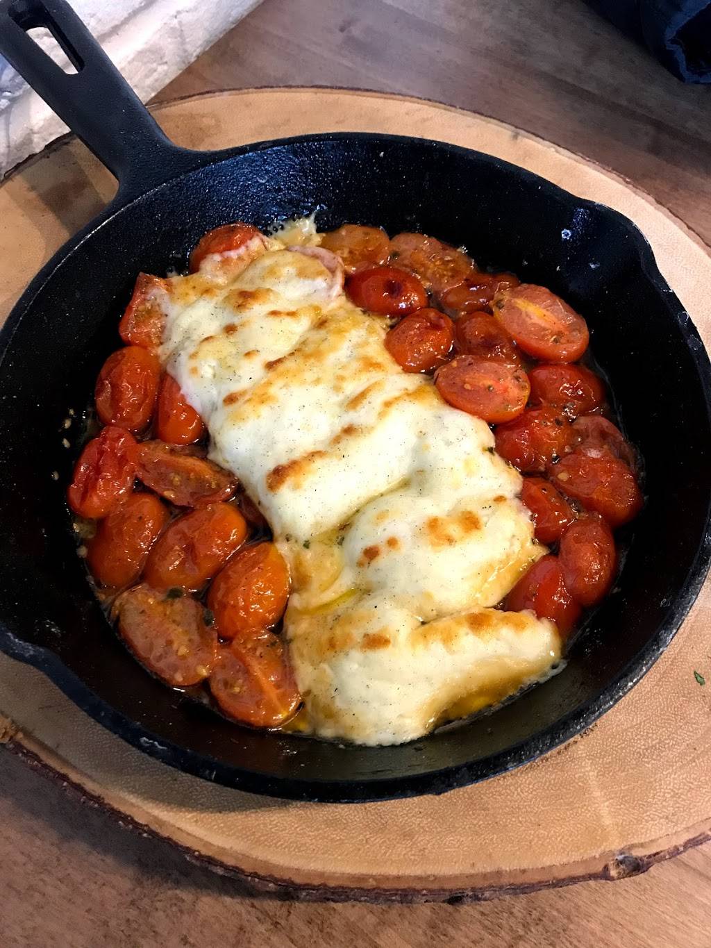 CheeZaatar | restaurant | 667 Fennell Ave E, Hamilton, ON L8V 1V3, Canada | 9053856546 OR +1 905-385-6546