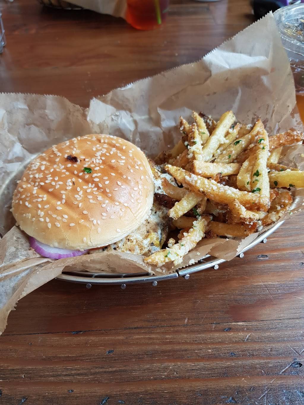 Farm Burger Memphis | restaurant | 1350 Concourse Ave #175, Memphis, TN 38104, USA | 9018001851 OR +1 901-800-1851