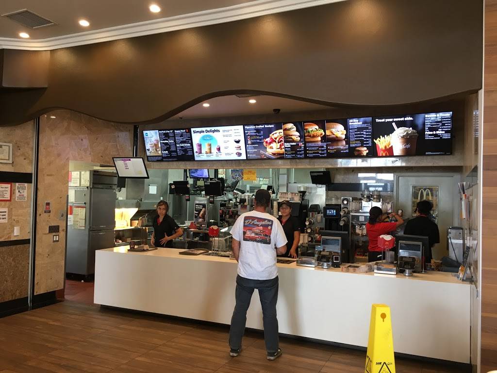 McDonalds | cafe | 605 S Rose Ave, Oxnard, CA 93030, USA | 8052407676 OR +1 805-240-7676