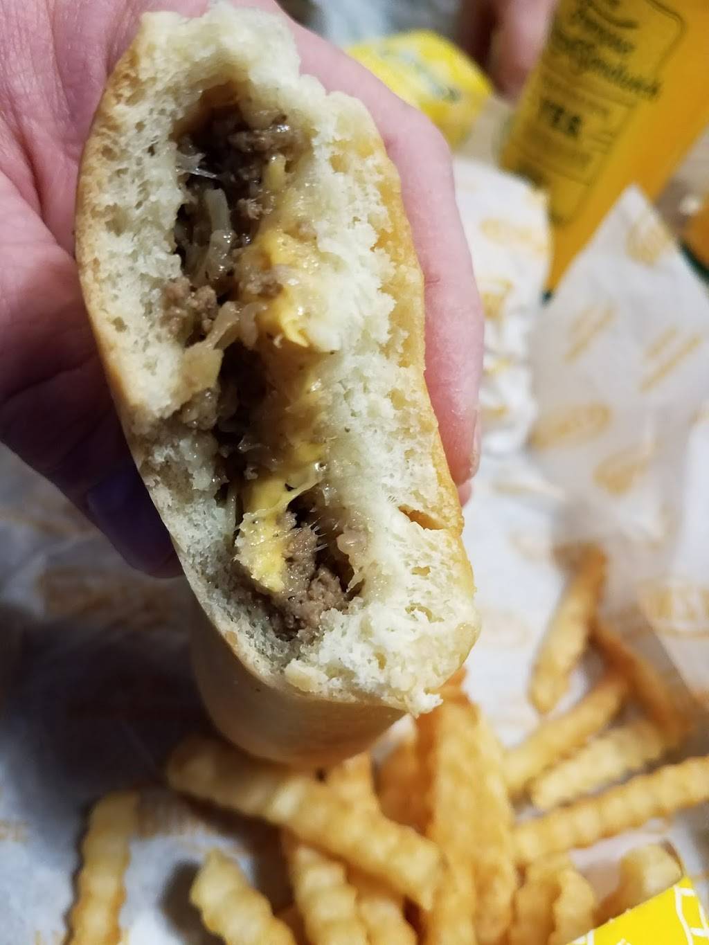 Runza Restaurant | restaurant | 12140 S 216th Plaza, Gretna, NE 68028, USA | 4029339827 OR +1 402-933-9827