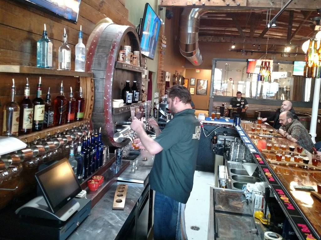 Oak Park Brewing Company | restaurant | 155 S Oak Park Ave, Oak Park, IL 60302, USA | 7084450272 OR +1 708-445-0272