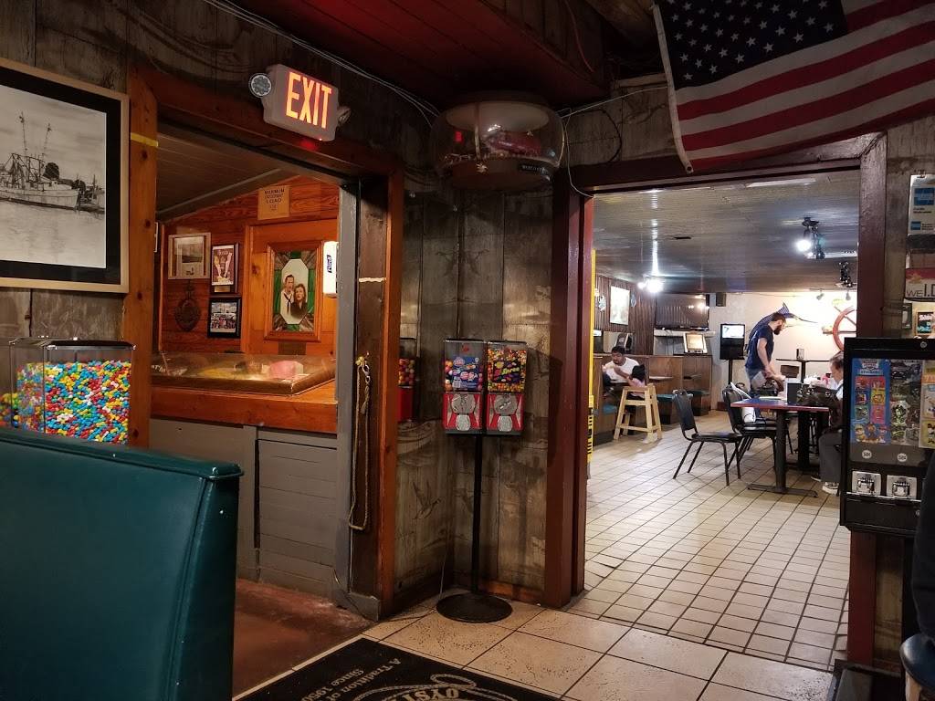 Lee & Ricks Oyster Bar | restaurant | 5621 Old Winter Garden Rd, Orlando, FL 32811, USA | 4072933587 OR +1 407-293-3587