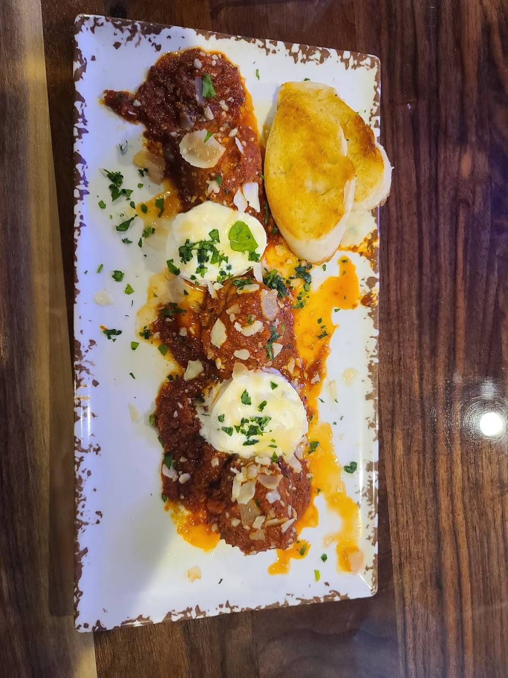 Chagrin Tavern | restaurant | 196 E Island Dr, Eastlake, OH 44095, USA | 4405404199 OR +1 440-540-4199