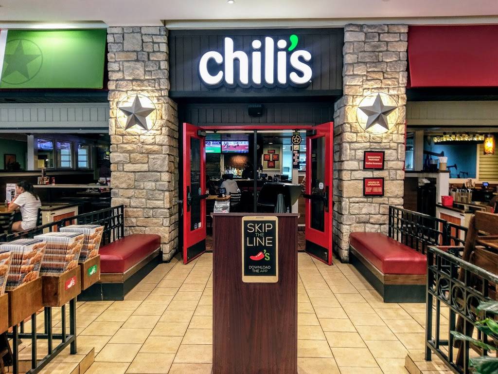Chilis Grill & Bar | meal takeaway | 5015 Westheimer Rd #1310, Houston, TX 77056, USA | 7136227924 OR +1 713-622-7924