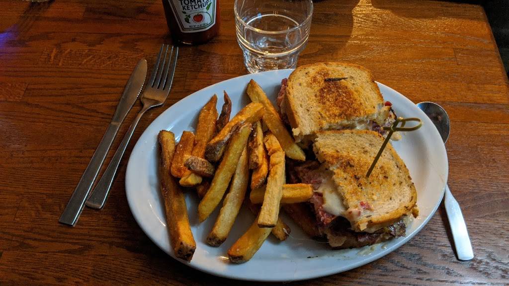 The Burns Pub & Restaurant | restaurant | 9009 Metro Airport Ave, Broomfield, CO 80021, USA | 3034693900 OR +1 303-469-3900