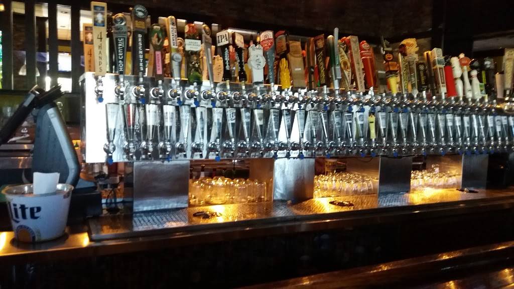 Bulldog Ale House | restaurant | 157 S Weber Rd, Bolingbrook, IL 60490, USA | 6303780333 OR +1 630-378-0333