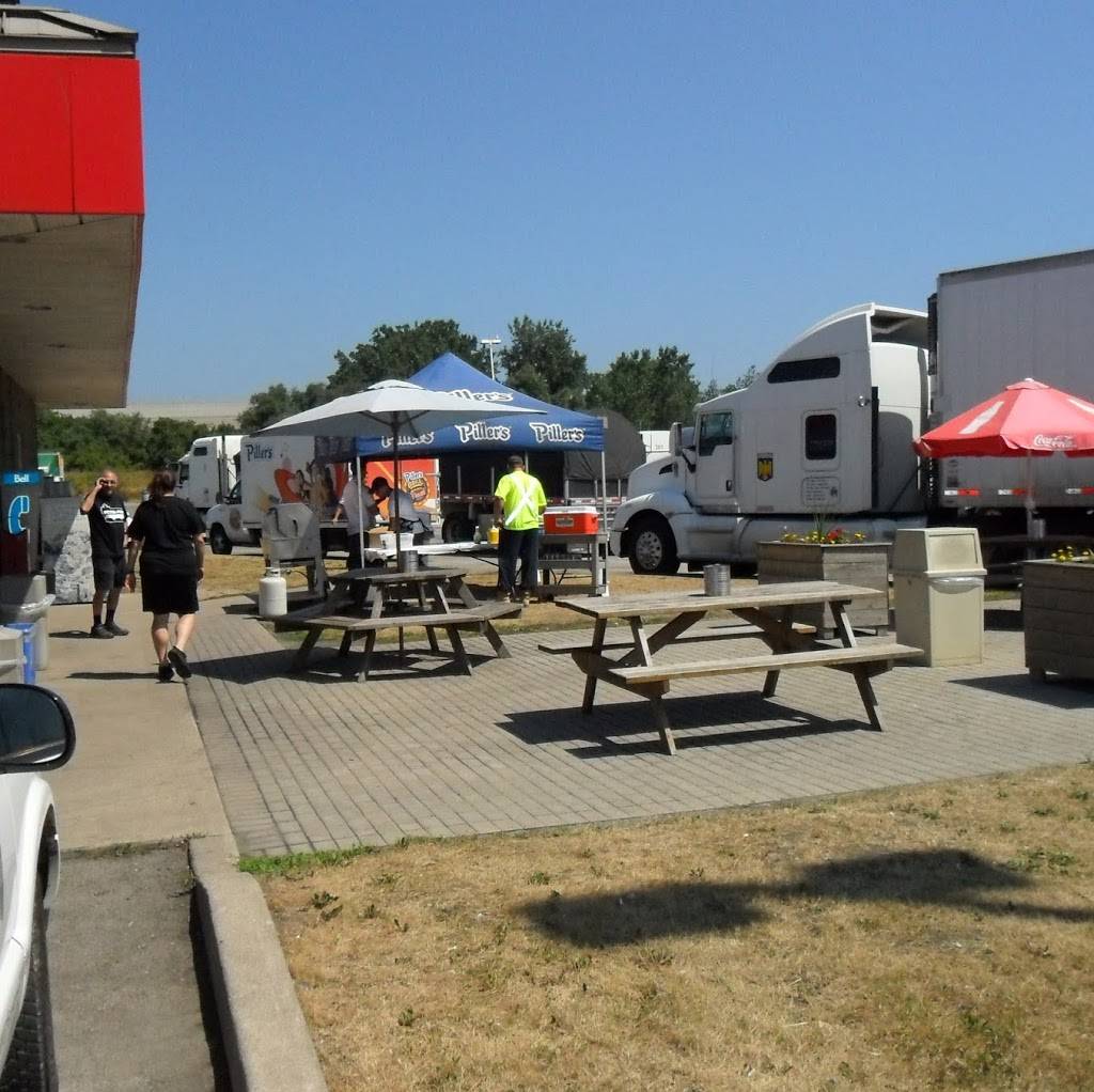 Hamilton Petro Pass | meal takeaway | 740 Parkdale Ave N, Hamilton, ON L8H 3Y2, Canada | 9055430673 OR +1 905-543-0673