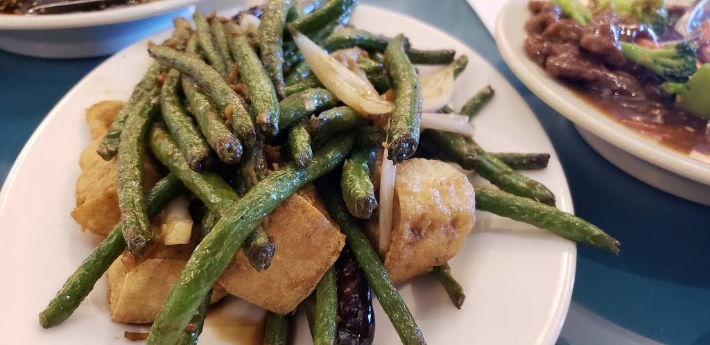 Chopstick Cuisine | restaurant | 2875 Derry Rd E, Mississauga, ON L4T 1A6, Canada | 9056728225 OR +1 905-672-8225