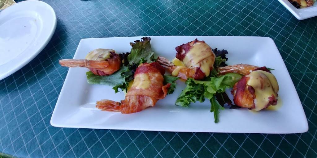 Douglas Lake Bar & Steakhouse | restaurant | 10990 Douglas Lake Rd, Pellston, MI 49769, USA | 2315398588 OR +1 231-539-8588