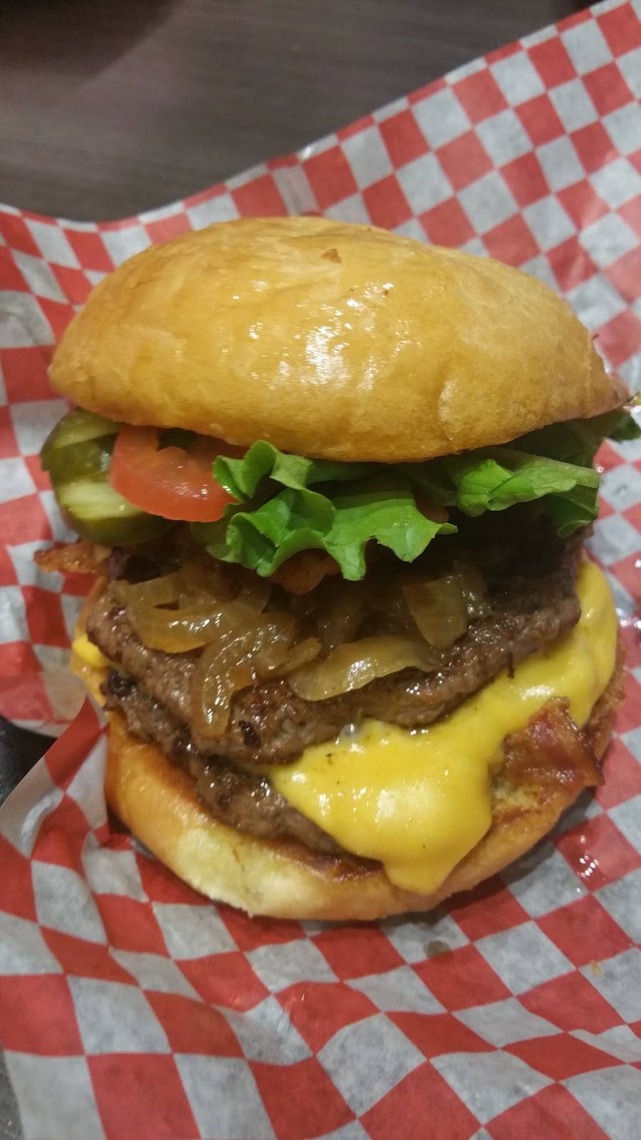 Brown Bag Burgers | restaurant | 4326 N Leavitt Rd a, Lorain, OH 44053, USA | 4402420344 OR +1 440-242-0344