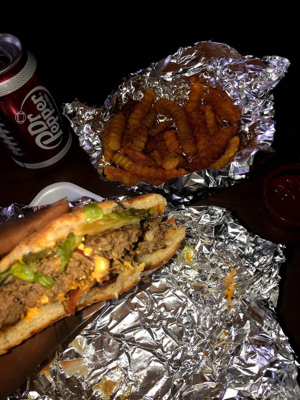 Bobbys Fast Food | restaurant | 8434 Tidwell Rd, Houston, TX 77028, USA | 3468671114 OR +1 346-867-1114