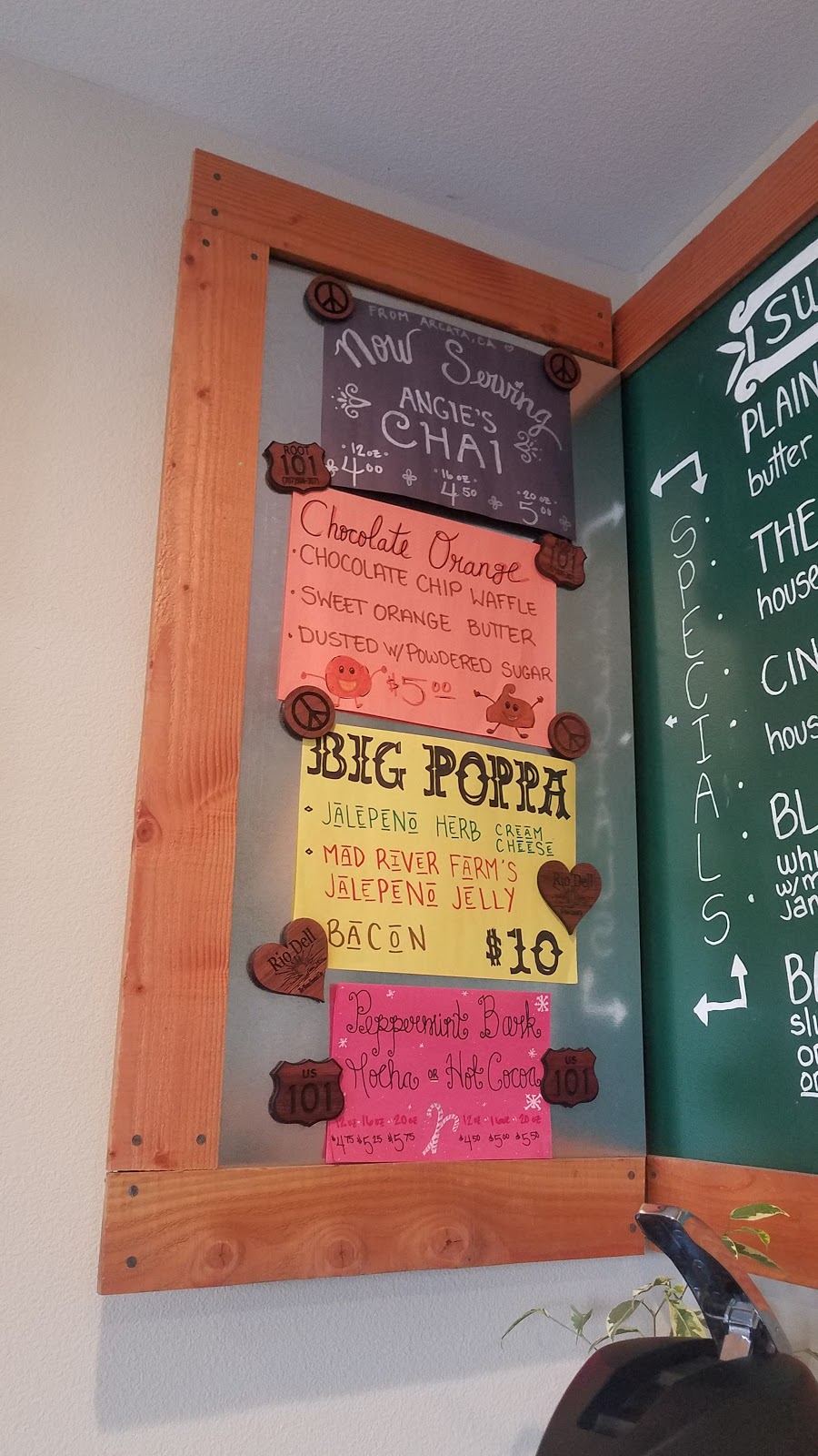 Wildwood Waffles | restaurant | 770 Wildwood Ave, Rio Dell, CA 95562, USA | 7075063073 OR +1 707-506-3073