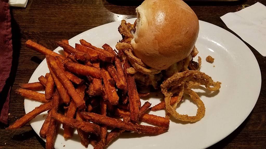 Red Cedar Grille | restaurant | 249 Bethlehem Pike, Colmar, PA 18915, USA | 2674771422 OR +1 267-477-1422