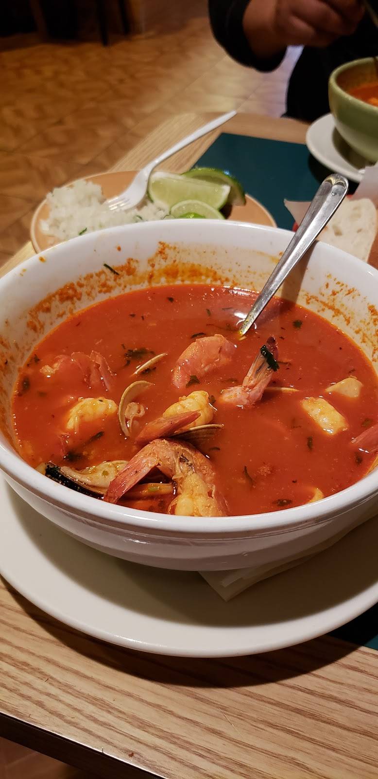 Las Cabanas Restaurant | restaurant | 3038 Federal St, Camden, NJ 08105, USA | 8563617302 OR +1 856-361-7302