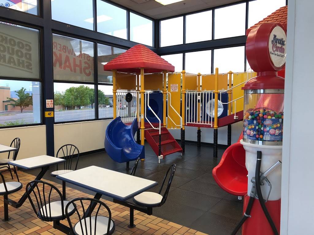 Arctic Circle | meal takeaway | 328 Main St, Kaysville, UT 84037, USA | 8015460001 OR +1 801-546-0001