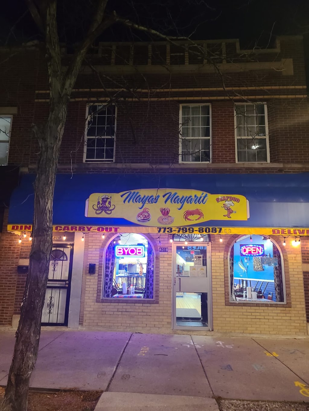 Mayas Nayarit Restaurant | restaurant | 4318 W Fullerton Ave, Chicago, IL 60639, USA | 7737998087 OR +1 773-799-8087