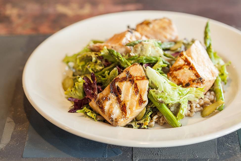 ¡CUATRO Restaurant & Bar | restaurant | 5300 W Lutz Lake Fern Rd #4, Lutz, FL 33558, USA | 8139491486 OR +1 813-949-1486