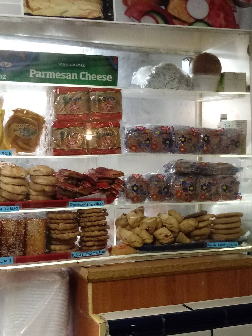 Pupuseria La Molienda | restaurant | 345 W Foothill Blvd, Rialto, CA 92376, USA | 9098751680 OR +1 909-875-1680