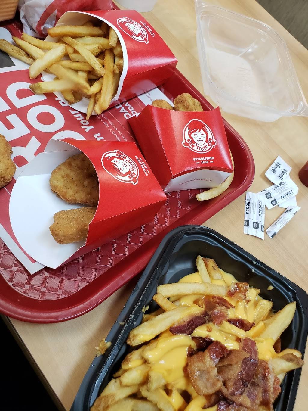 Wendys | restaurant | 1115 Stumpf Blvd, Gretna, LA 70053, USA | 5043568603 OR +1 504-356-8603