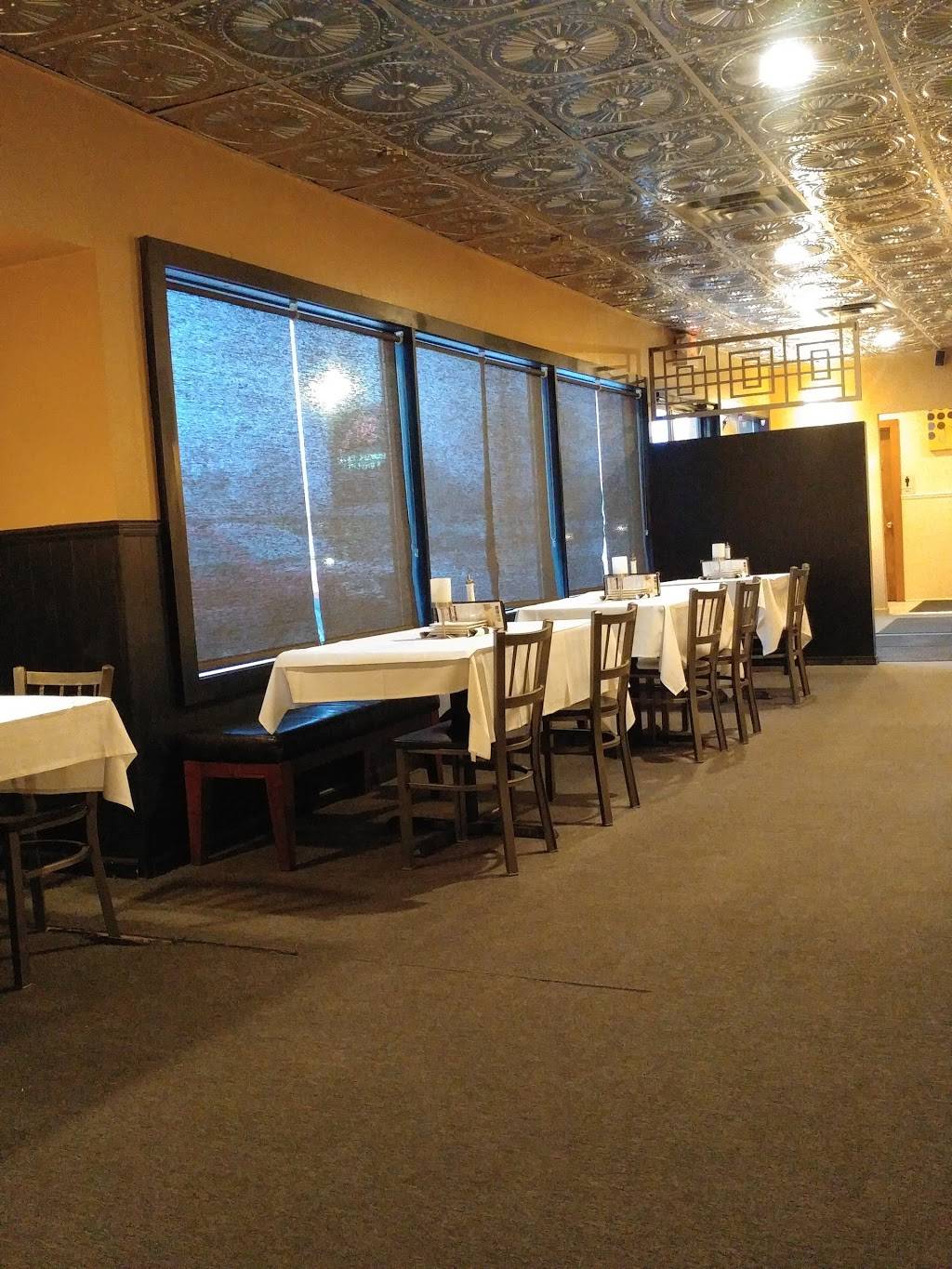 Mynt Fusion Bistro | restaurant | 800 W Main St, Lowell, MI 49331, USA | 6169879307 OR +1 616-987-9307