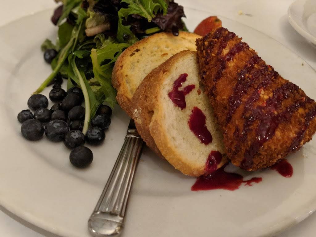 Ivy Restaurant | restaurant | 120 N Hale St, Wheaton, IL 60187, USA | 6306652489 OR +1 630-665-2489