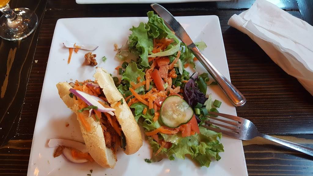 Kraverie | restaurant | 78 Beekman St, Saratoga Springs, NY 12866, USA | 5184507423 OR +1 518-450-7423