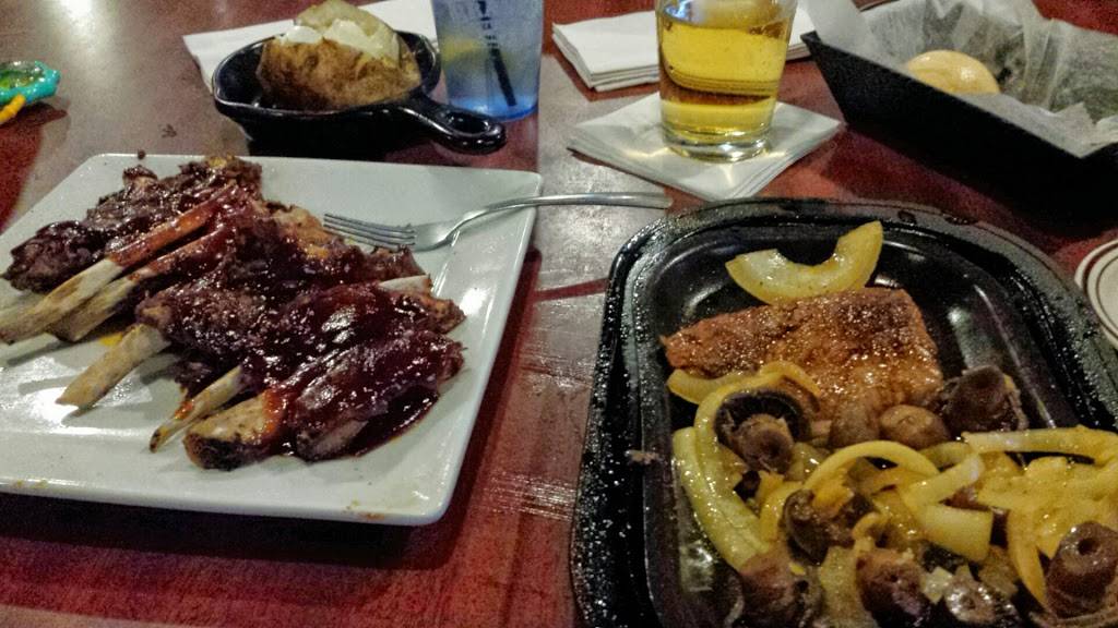 Branns Steakhouse & Grille | restaurant | 4157 Division Ave S, Wyoming, MI 49548, USA | 6165345421 OR +1 616-534-5421