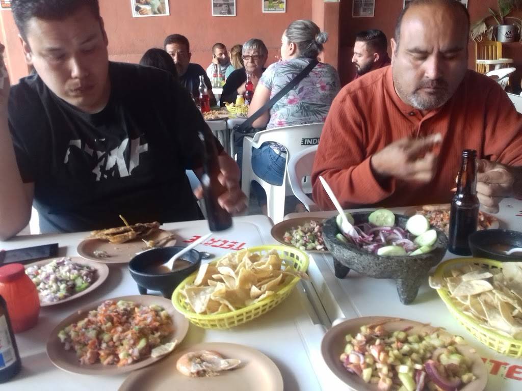 Las Palmas Cuatas | restaurant | blv teran teran 2935, Jardin Dorado, 22200 Tijuana, B.C., Mexico | 016642410056 OR +52 664 241 0056