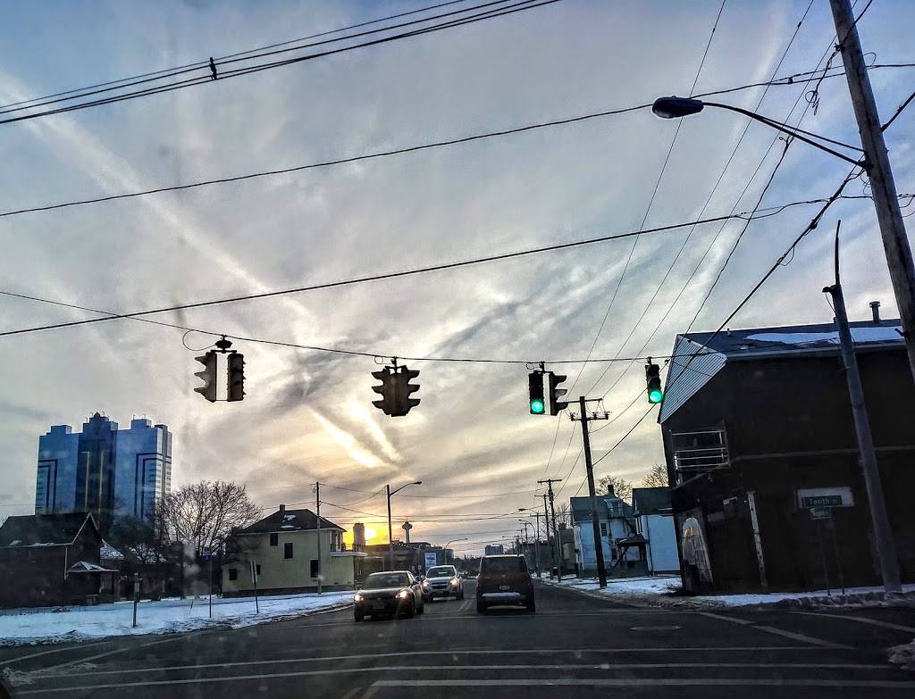 Duegers Tenowon Grill | restaurant | 1001 Niagara St, Niagara Falls, NY 14303, USA | 7169909767 OR +1 716-990-9767