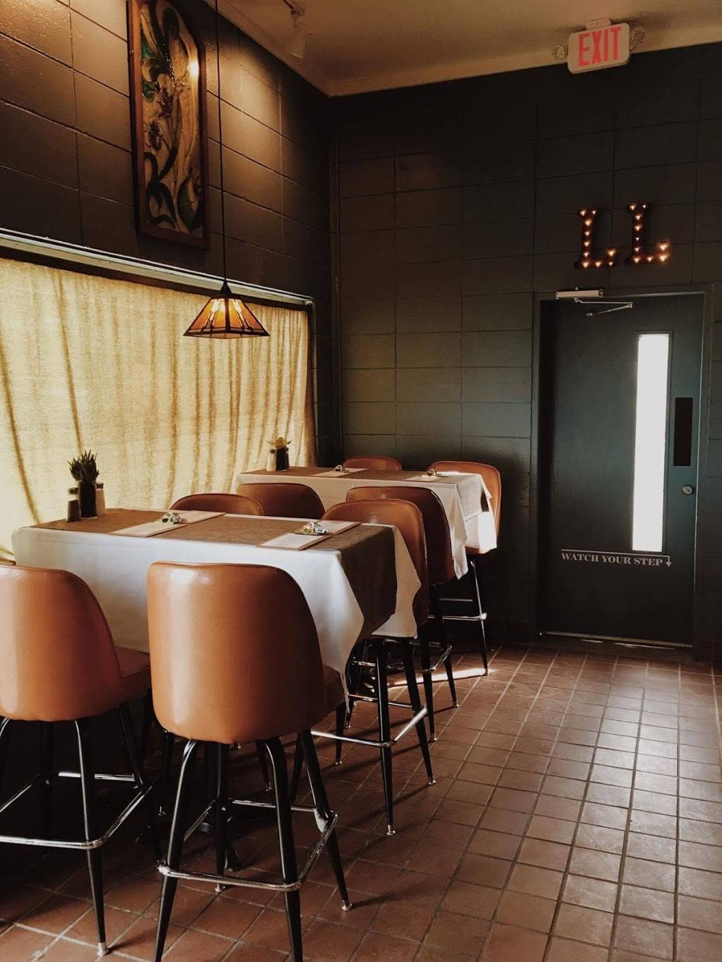 Leverett Lounge | restaurant | 737 N Leverett Ave #1, Fayetteville, AR 72701, USA | 4792496570 OR +1 479-249-6570