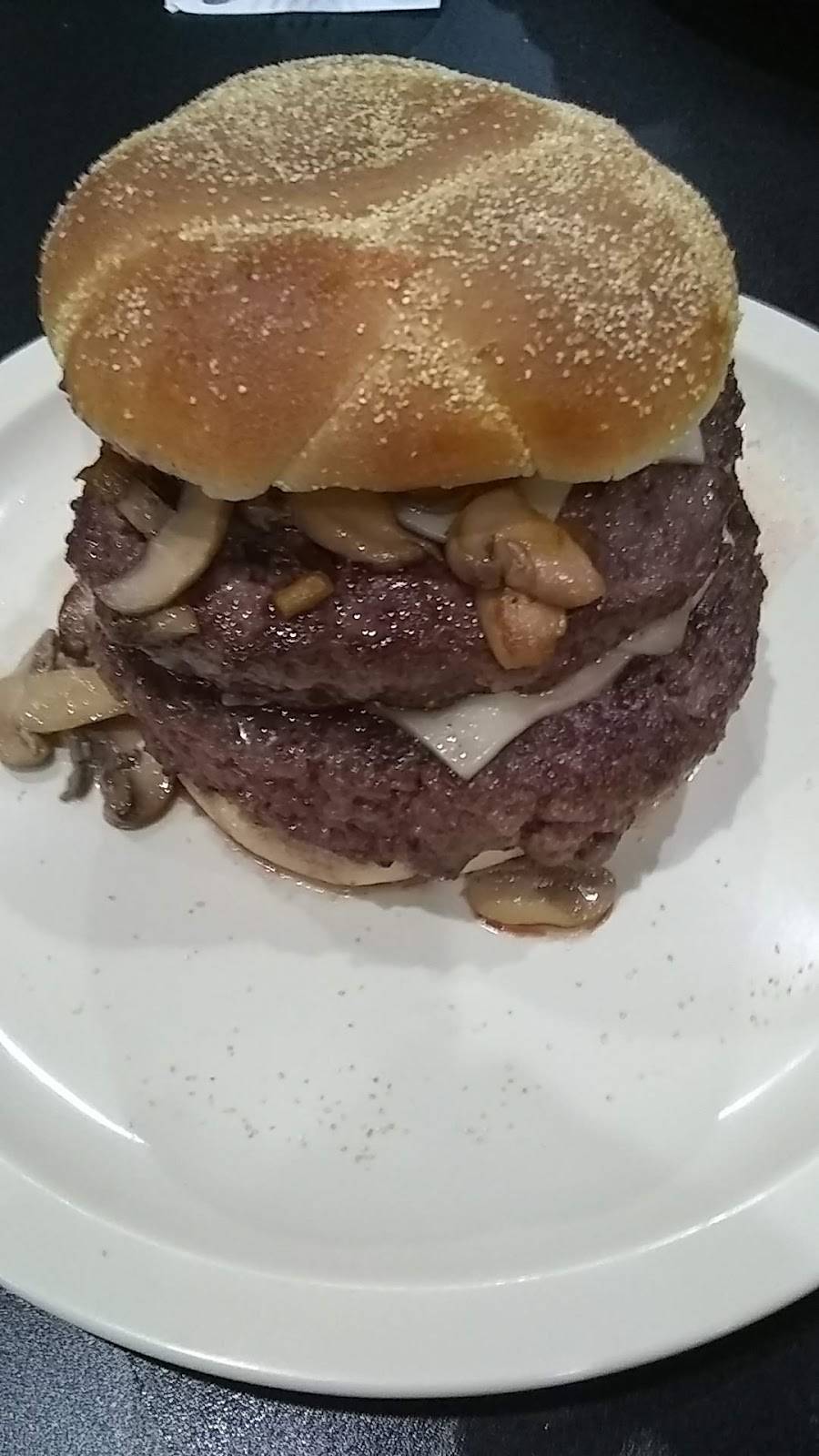 Steak N Egger | restaurant | 14628 S Cicero Ave, Midlothian, IL 60445, USA | 7086313299 OR +1 708-631-3299