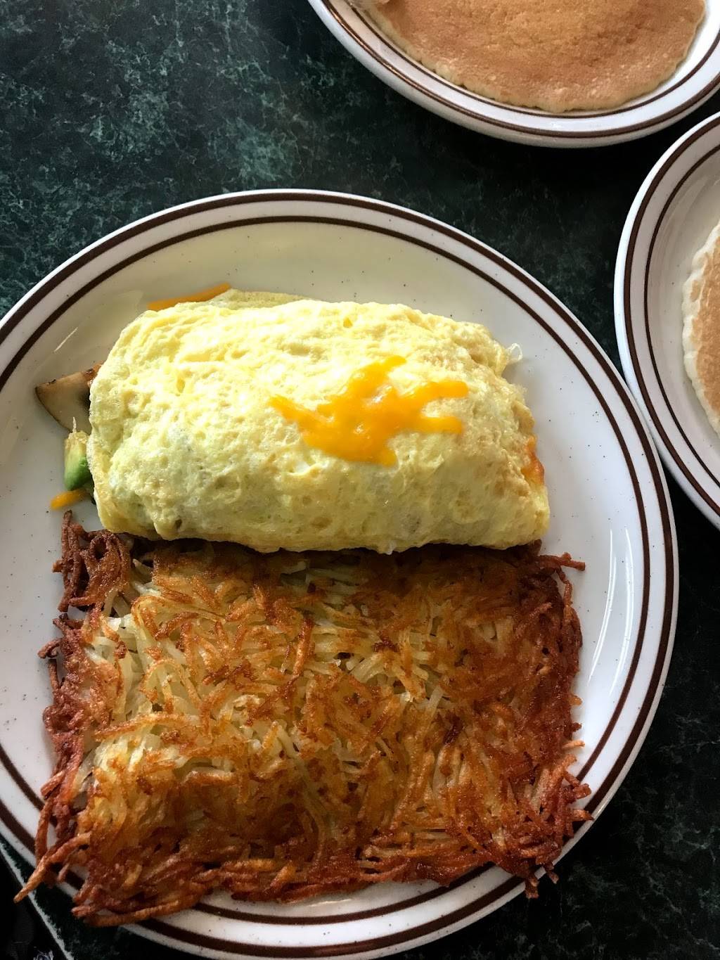 Flos Pancake House | restaurant | 335 Muldoon Rd, Anchorage, AK 99504, USA | 9073392440 OR +1 907-339-2440