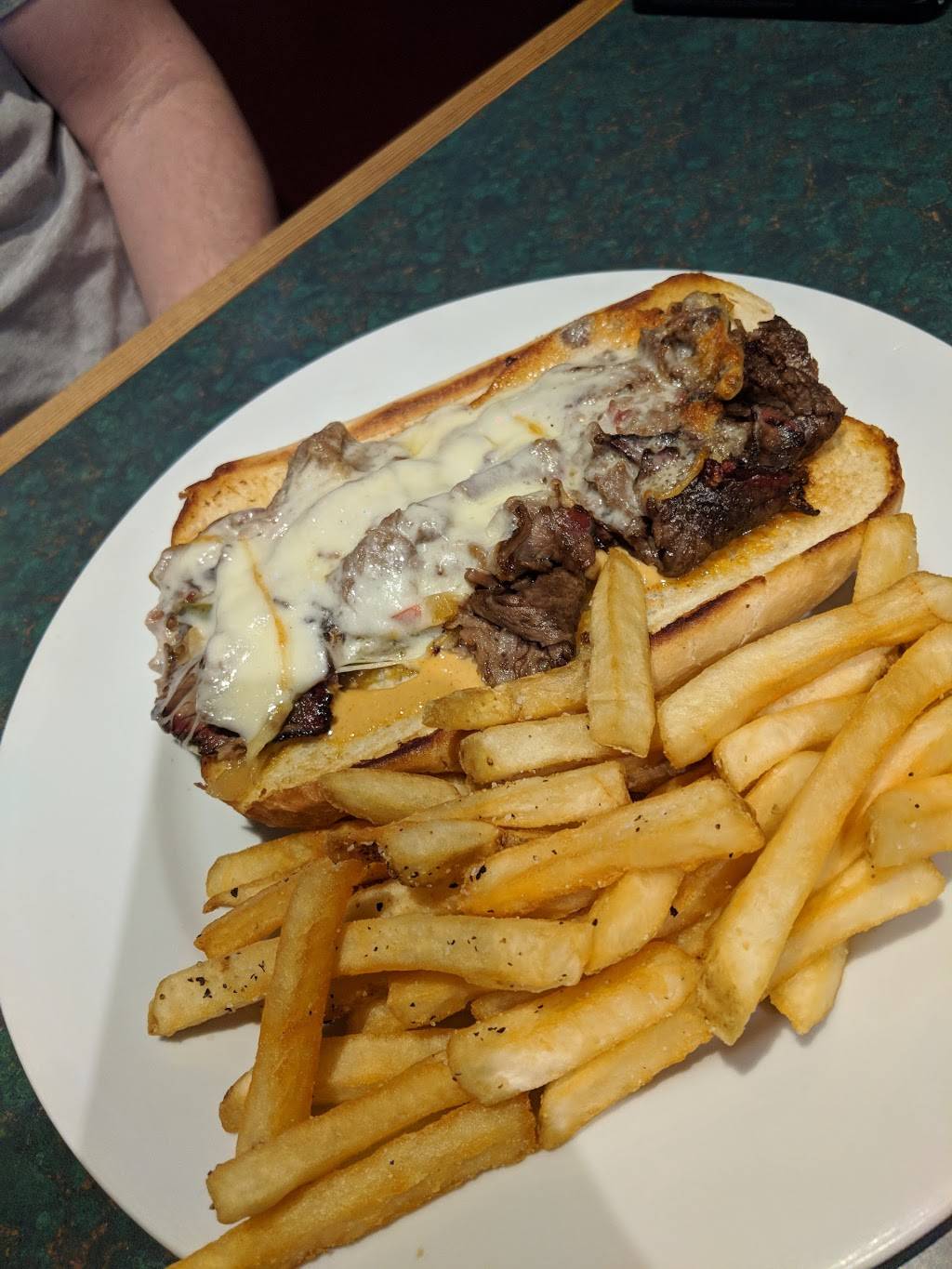 Smokey Bones Bar & Fire Grill | meal takeaway | 303 N Alafaya Trail, Orlando, FL 32828, USA | 4072492009 OR +1 407-249-2009