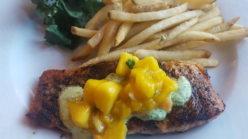 Union River Lobster Pot | restaurant | 8 South St, Ellsworth, ME 04605, USA | 2076675077 OR +1 207-667-5077