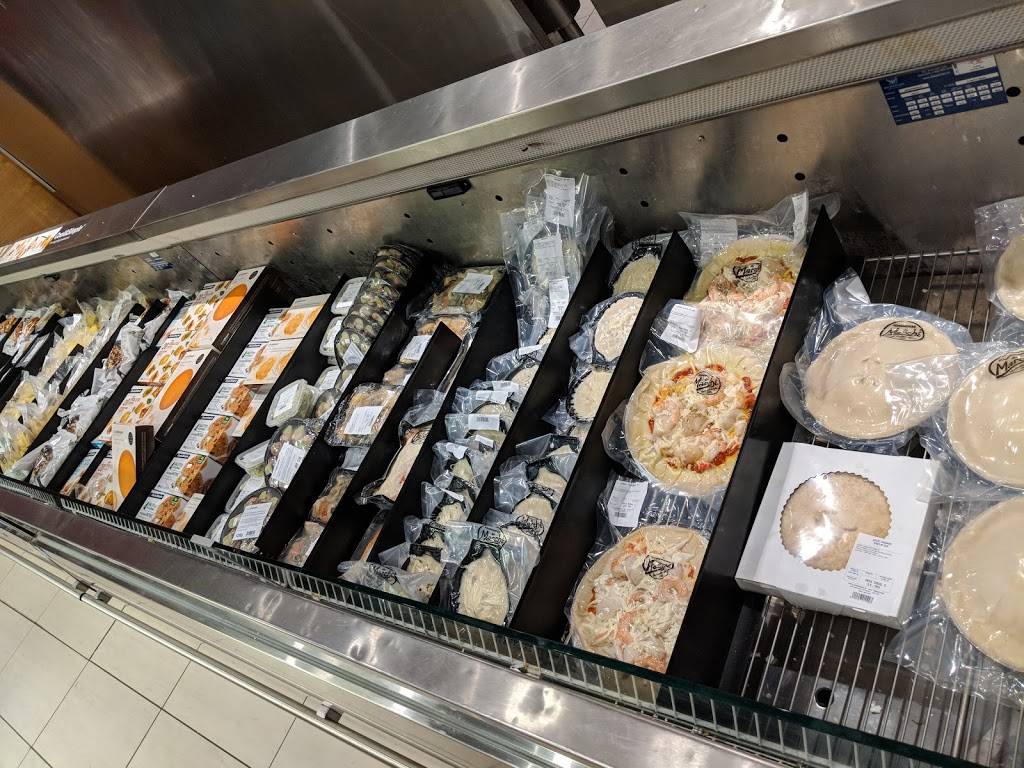 Poissonnerie du Marché | restaurant | 3535 Autoroute Laval Ouest, (440) West, Laval, QC H7P 5G9, Canada | 4506822929 OR +1 450-682-2929