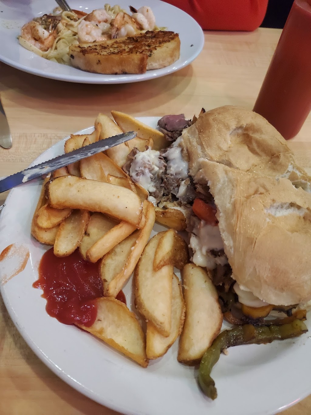 Off The Hook Bar & Grill | restaurant | 3211 S Coast Hwy, Newport, OR 97366, USA | 5418675555 OR +1 541-867-5555