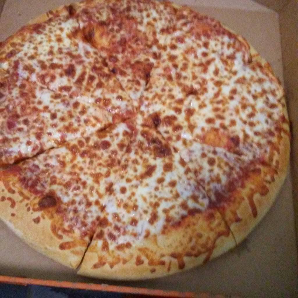 Little Caesars Pizza | meal takeaway | 1053 W, Winneconne Ave, Neenah, WI 54956, USA | 9207270050 OR +1 920-727-0050